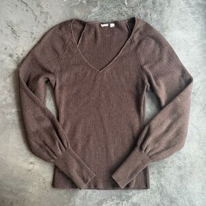 GAP brown V-Neck sweater size XS
